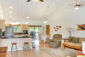 Paradise Park Vacation Rental about 4 Mi to Shoreline!